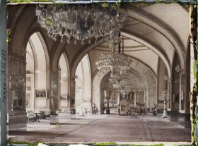 Image représentant Dans l'Arg (la citadelle royale), au premier étage du Palais du Golestan, la Salle des trônes ou Salle du musée