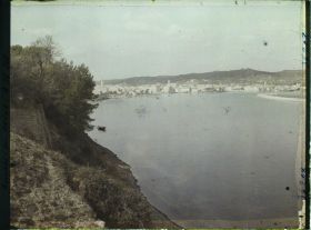 Image représentant Vue générale de la ville avec le canal de Marseille au Rhône