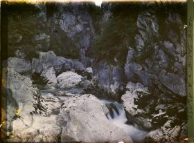 Image représentant Région d'Annecy, Le lit du Chéran sous le pont de l'Abîme