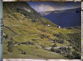 Image représentant Vue du village et de la vallée depuis l'hôtel
