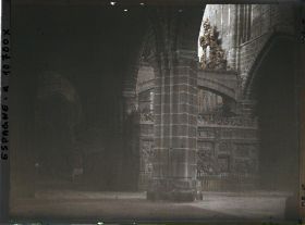 Image représentant Espagne, Avila, Vue de l'intérieur de la Cathédrale prise du bas de la nef latérale gauche