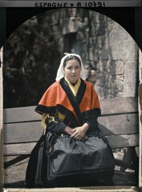 Image représentant Espagne, de Santiago à Padron, Fijo Une jeune fille de Fijo