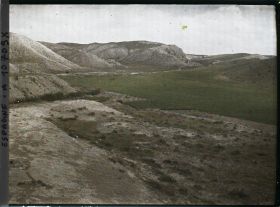 Image représentant Espagne, Aranjuez, Près du Mirador de Cristina, les hauteurs âpres et dans le fond, les blés