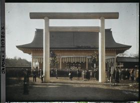 Image représentant Funérailles de l'Empereur Taisho-Tenno (Yoshihito), Shinjuku Gyoen (Parc Impérial de Shinjuku), sanctuaire contenant le char funèbre