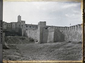 Image représentant Le rempart méridional de la ville et la casbah