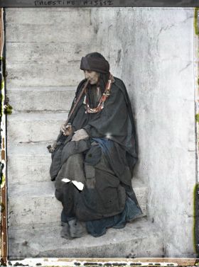 Image représentant Femme d'As-Salt en train de fumer la pipe