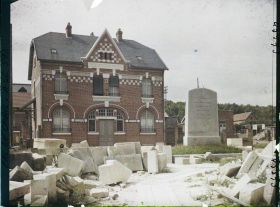 Image représentant France, Farbus, Mairie et monumt aux Morts