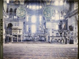 Image représentant Intérieur de la Aya Sophia Camii ("mosquée Sainte-Sophie")