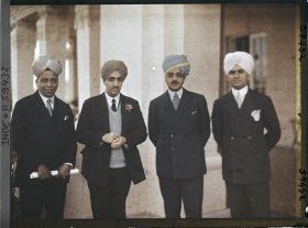 Image représentant Portrait de trois maharajahs et du sirdar Dass, ministre et conseiller personnel du maharajah de Kapurthala