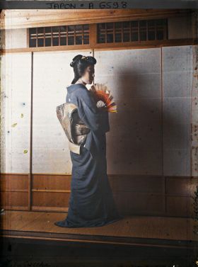 Image représentant L'actrice-danseuse Matsumoto Tome habillée en Geisha