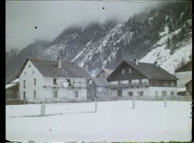 Image représentant France Les Alpes, Barats, Chamonix - Village des Barats, types de Vieilles Maisons et nuage de montagne