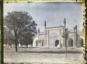 Image représentant Entrée de la Masjid (mosquée) Id-Gah
