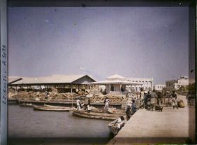 Image représentant Le débarquadère (ou embarquadère) et la douane