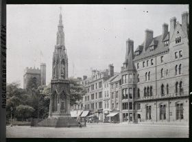 Image représentant Le monument aux évêques sur St Giles street
