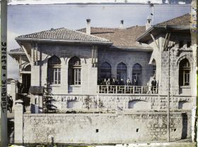 Image représentant Députés sur la terrase de la Grande Assemblée Nationale