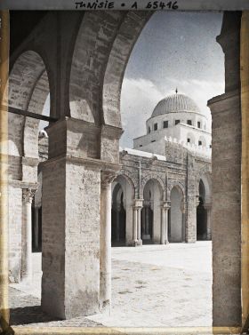 Image représentant La façade méridionale du narthex de la Grande Mosquée dans la médina