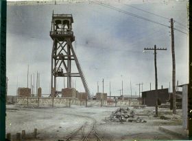 Image représentant France, Lens, Mines de Lens , puits n° 2 , Chevalet de fosse en Construction