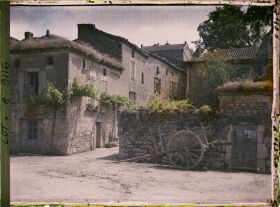 Image représentant France, Luzech, Les murs et toits prairies