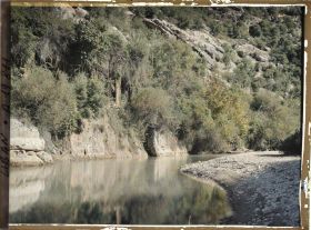 Image représentant Sur une berge des gorges du Nahr-el-kelb