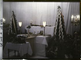 Image représentant La chapelle ardente du prince Kitashirakawa à l'ambassade du Japon