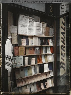 Image représentant Autriche Hongrie, Vienne, La devanture du Libraire Juif