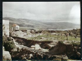 Image représentant Une probable zone de fouilles en direction de la mer au sud-est