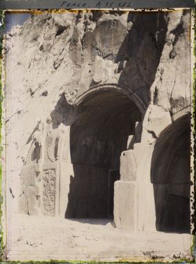 Image représentant La grande grotte, celle de Khosro II