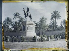 Image représentant Statue du général britannique Sir F. Stanley Maude (prit Bagdad aux Ottomans en 1917)