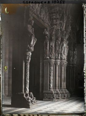 Image représentant Espagne, Santigo de Compostela, Le portico de la Gloria (le portail et le bas du tympan du très beau Narthex du XIIe Se