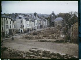 Image représentant Vue sur la Porte de Bourgogne, avec les travaux de reconstruction
