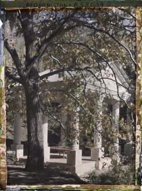 Image représentant Afghanistan, Paghman, Jardin du Palais du Roi - Portique Grec