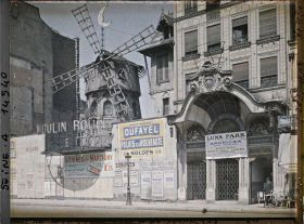 Image représentant Le Moulin-Rouge boulevard de Clichy et publicité pour Luna Park