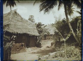 Image représentant Cases des féticheuses de Doudoua à Daagbé