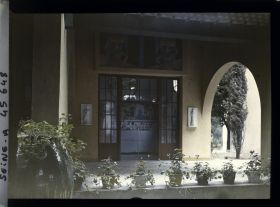 Image représentant L'Exposition des arts décoratifs, Pavillon de la Provence, sur le cours la Reine, Le mas