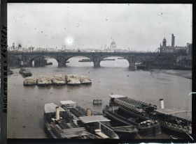 Image représentant La Tamise et au fond Saint Paul