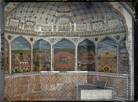 Image représentant Intérieur de mosquée : le décor du mihrab, niche symbolisant la présence du Prophète et indiquant la direction de la Mecque