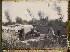 Image représentant Paysans attendant leur farine au moulin hydraulique