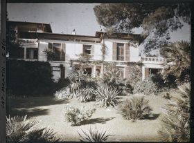 Image représentant Vue d'ensemble de la villa Miramar, côté jardin