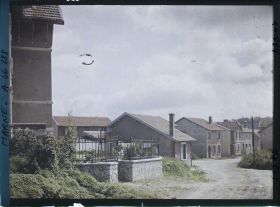 Image représentant France, Vienne le Château Marne (475 h.), Entrée par la rte de Binarville
