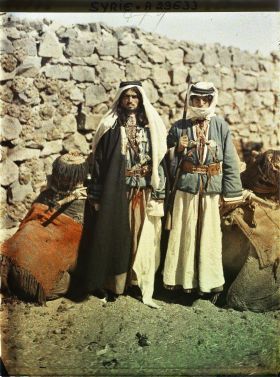 Image représentant Deux hommes, très probablement druzes