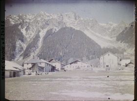 Image représentant France, Moussoux, Les Alpes - Vallée de Chamonix Village des Moussoux et le Brévent