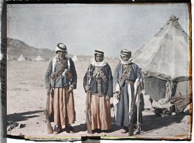 Image représentant Trois jeunes combattants des forces arabes du royaume du Hedjaz
