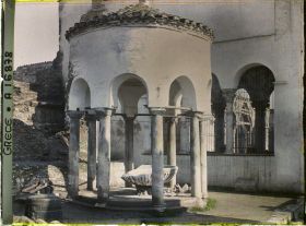 Image représentant Grèce, Salonique, La fontaine des Ablutions, Eglise St Demètre