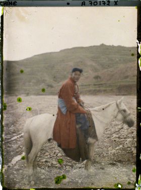 Image représentant Un lama, peut-être aux environs de Xuanhua