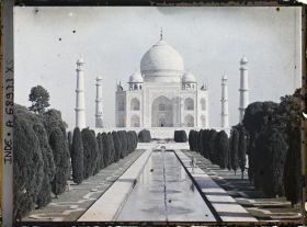 Image représentant Le grand canal axial et le mausolée du Taj Mahal