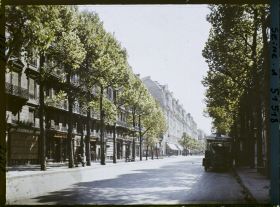 Image représentant La percée du boulevard Haussmann vers les nouvelles constructions et la rue Taitbout