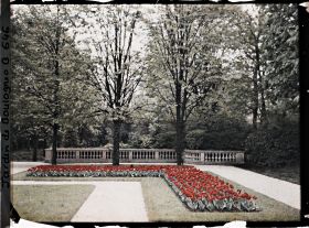Image représentant Partie sud-est du jardin français, côté jardin anglais