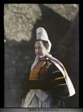 Image représentant Femme en costume de mariée