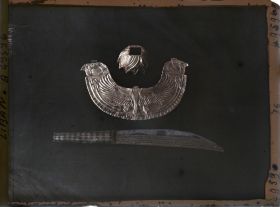 Image représentant Pectoral et poignard