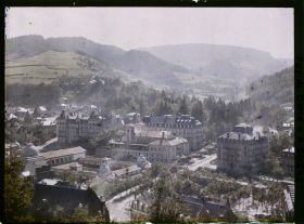 Image représentant France, La Bourboule, La Ville vue du Rocher, vers le S.E